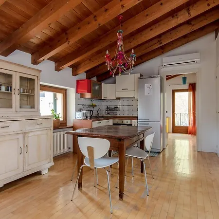 Corticella Vetri Apartment